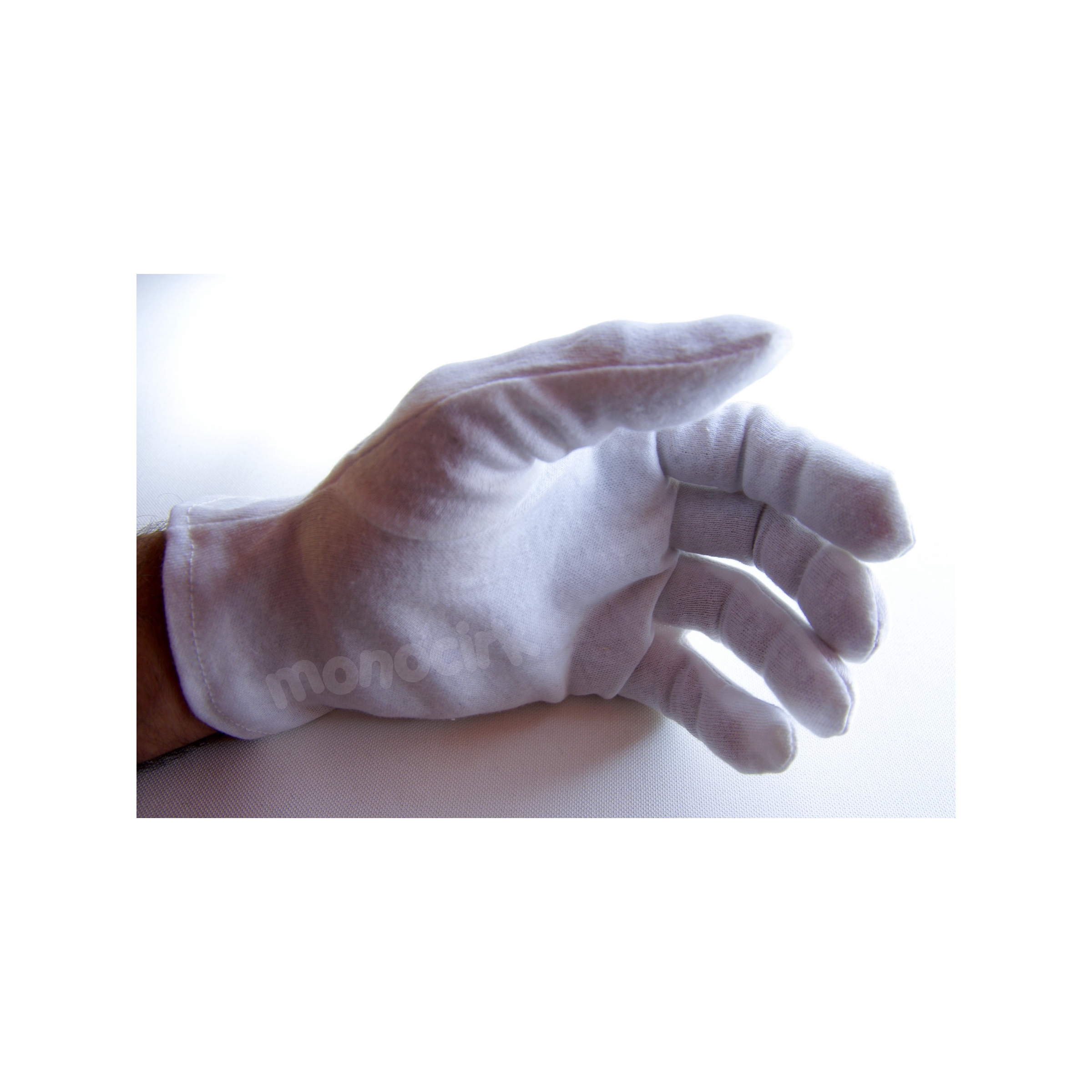 paire de gants blancs fluo pour la scène, Nantes 44 magasin cirque